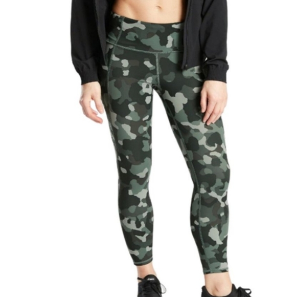 Athleta Lightning Camo 7/8 Tight Leggings Size Large - Picture 1 of 11